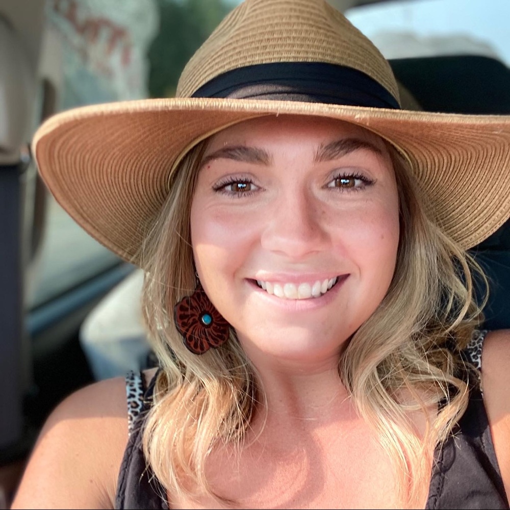 Meet your Posher, Christina